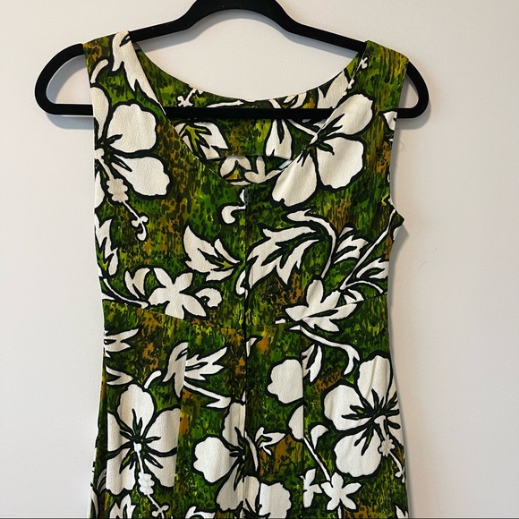 Vintage 70s Hawaiian Dress, Excellent Condition - Picture 4 of 5